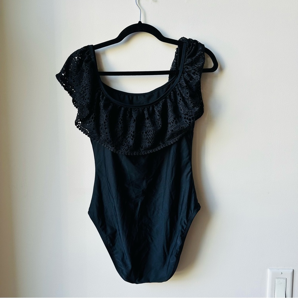 WOMEN'S MOSSIMO ONE PIECE LACE SWIMSUIT - MEDIUM